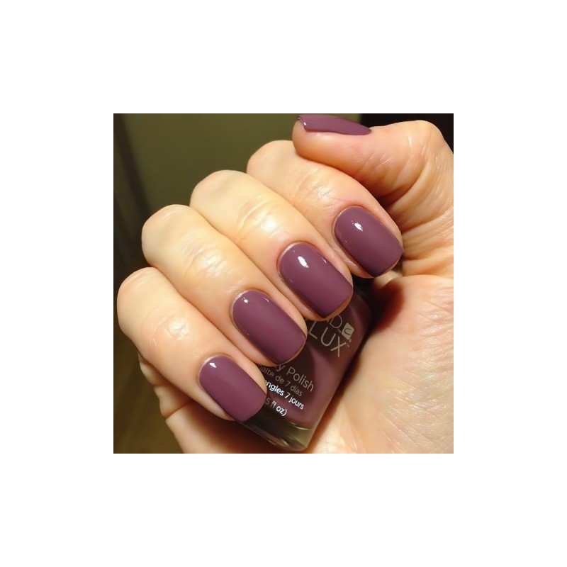 VINYLUX WEEKLY POLISH -  MARRIED TO MAUVE