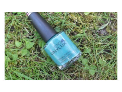 CND VINYLUX Weekly nail polish nagų lakas art basil