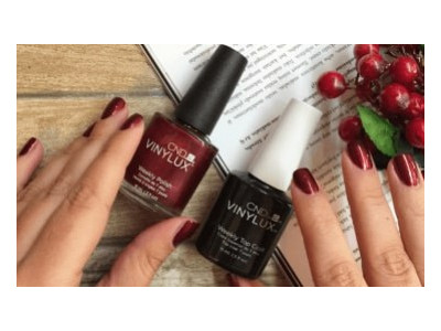 CND VINYLUX lakas (spalva Crimson Sash 174)